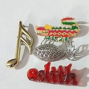 VTG 4 Brooches